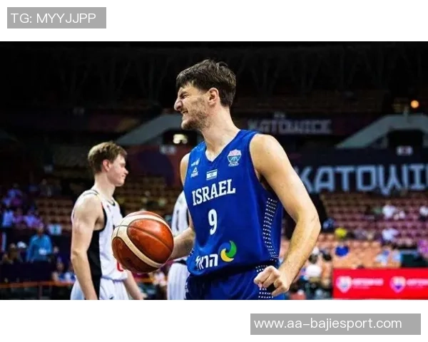 卢卡场均40分11篮板9助攻三分命中率仅30仍展现超强输出能力