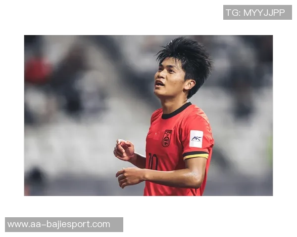 蒯纪闻强势突破三人防线禁区射门遭扑救精彩瞬间回顾