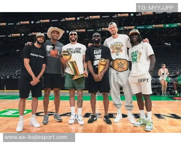 杰伦布朗三节狂砍30分5篮板助力球队进攻势头强劲 杰伦布朗三节狂砍30分5篮板助力球队进攻势头强劲